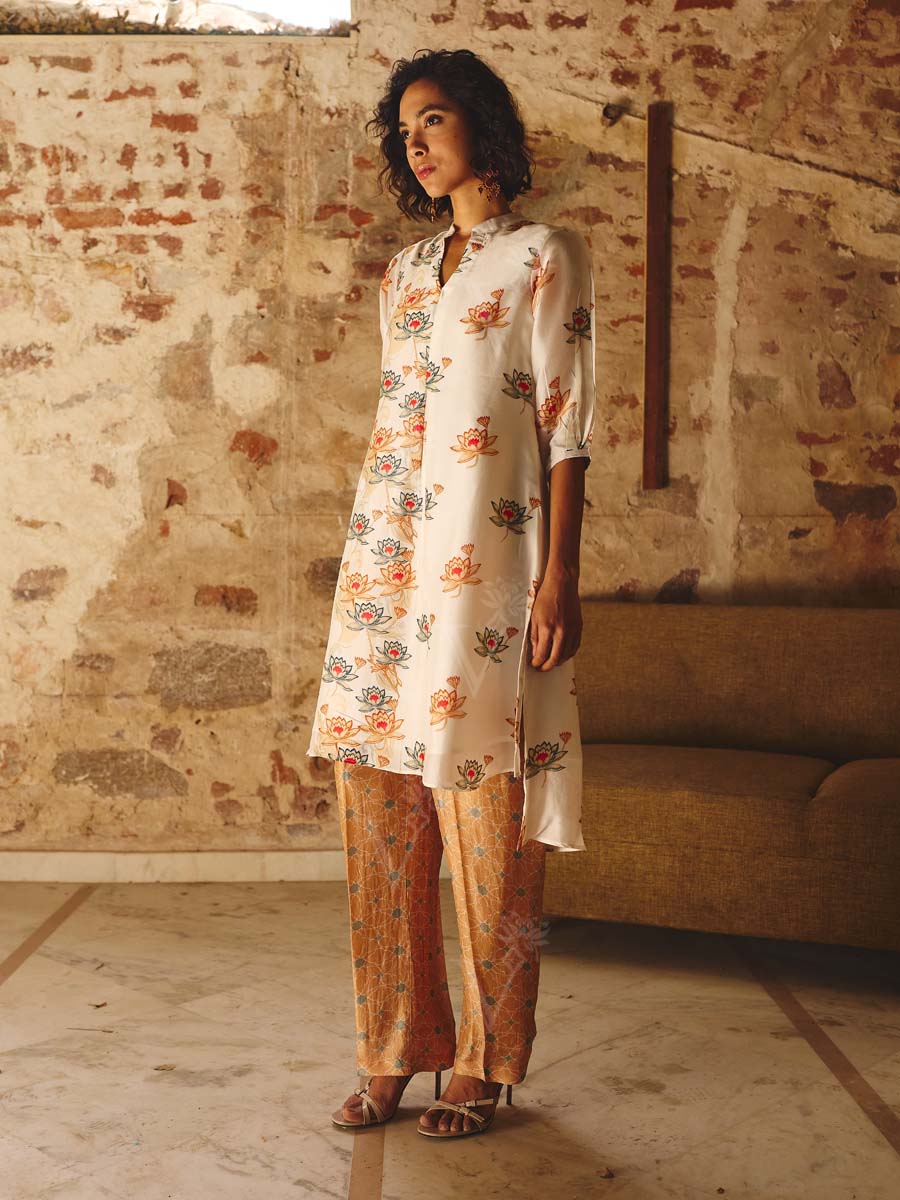 White Vasansi Silk Printed Kurta and Pant Set