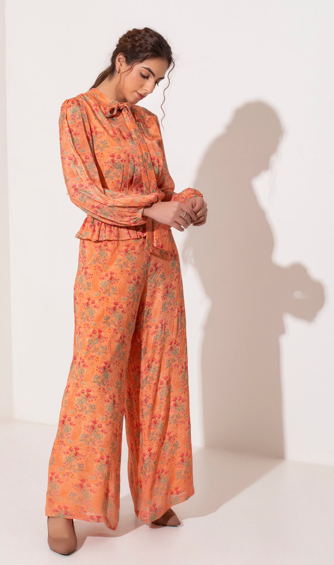 Orange wrinkle crepe Printed knot top and straight pants