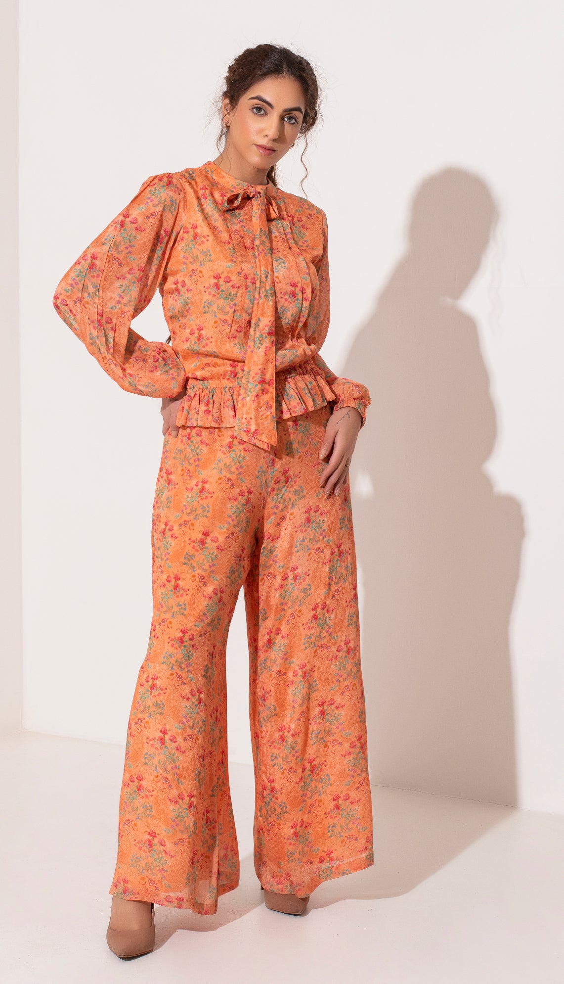 Orange wrinkle crepe Printed knot top and straight pants