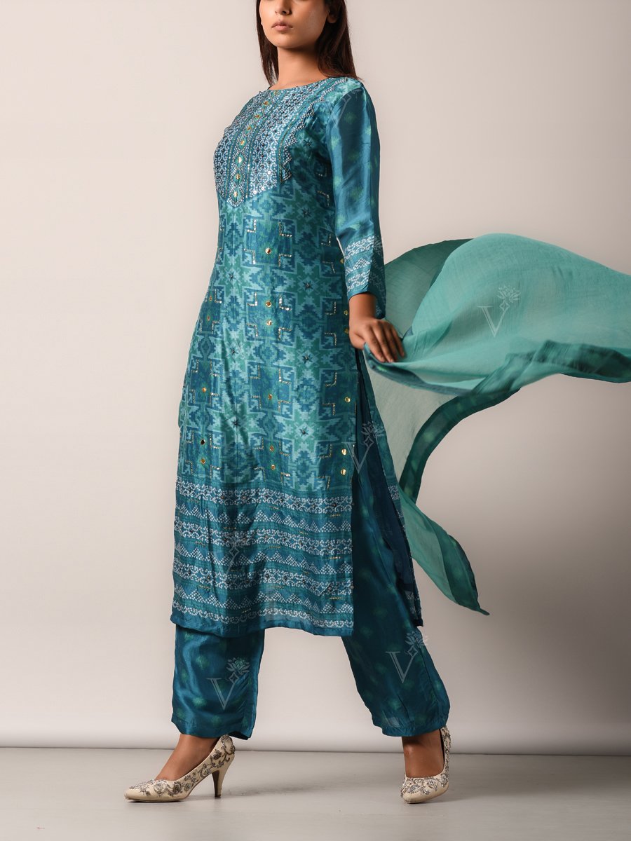 Suit set, Suits, Suit, Traditional, Traditional wear, Traditional outfit, Printed, Highlighted, Light weight, Silk, Silk suit