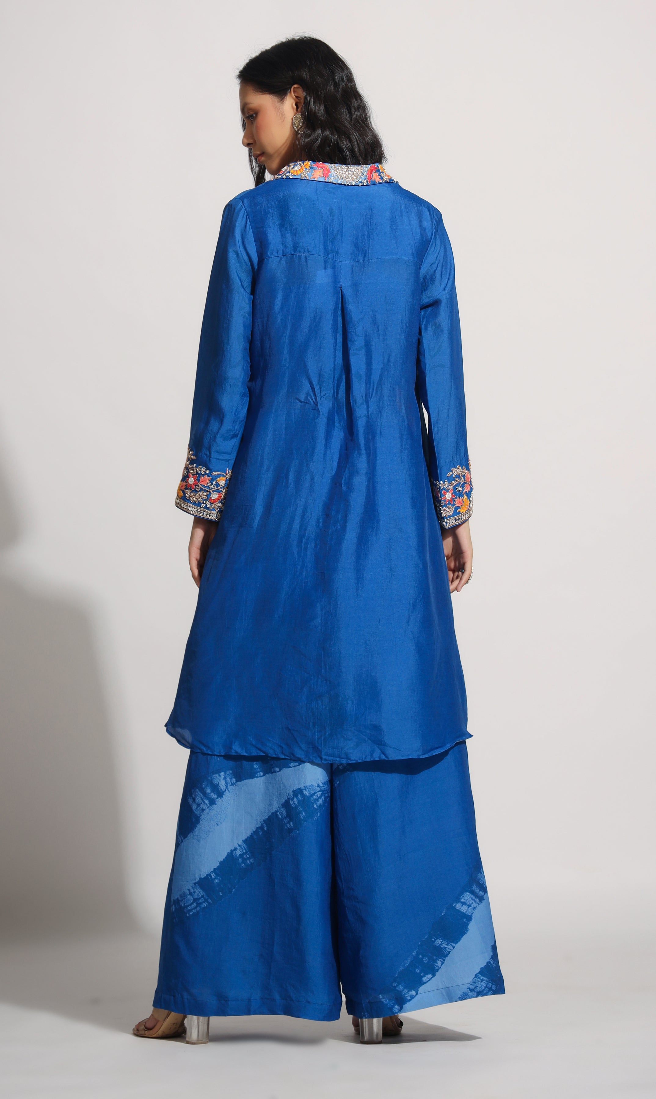 Blue three piece leheriya print set
