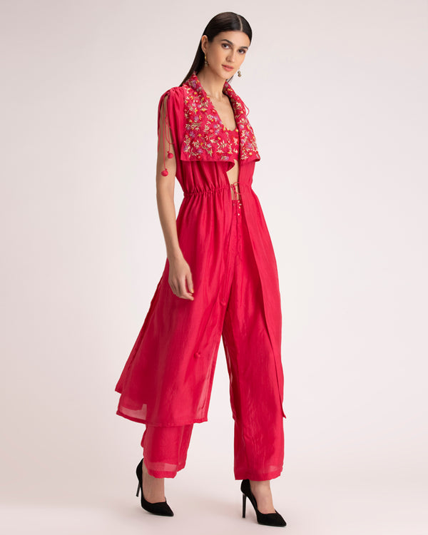 Red embroidered set