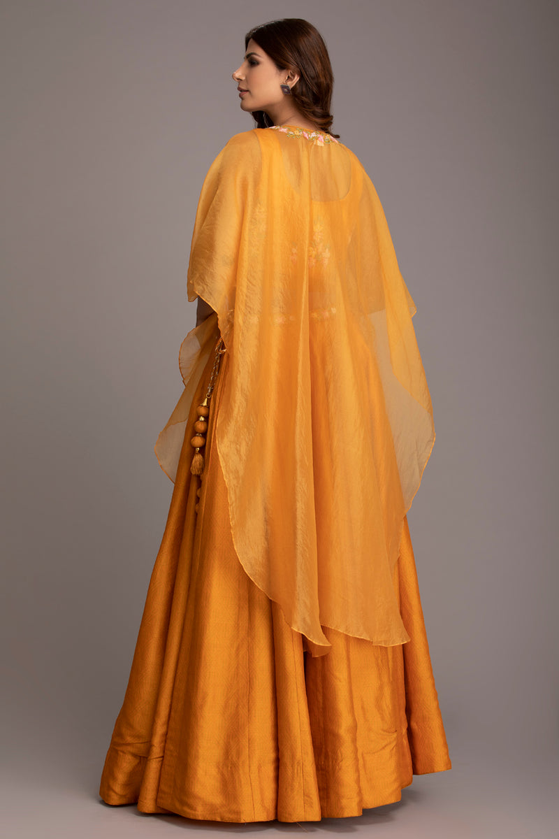 Golden yellow cape set