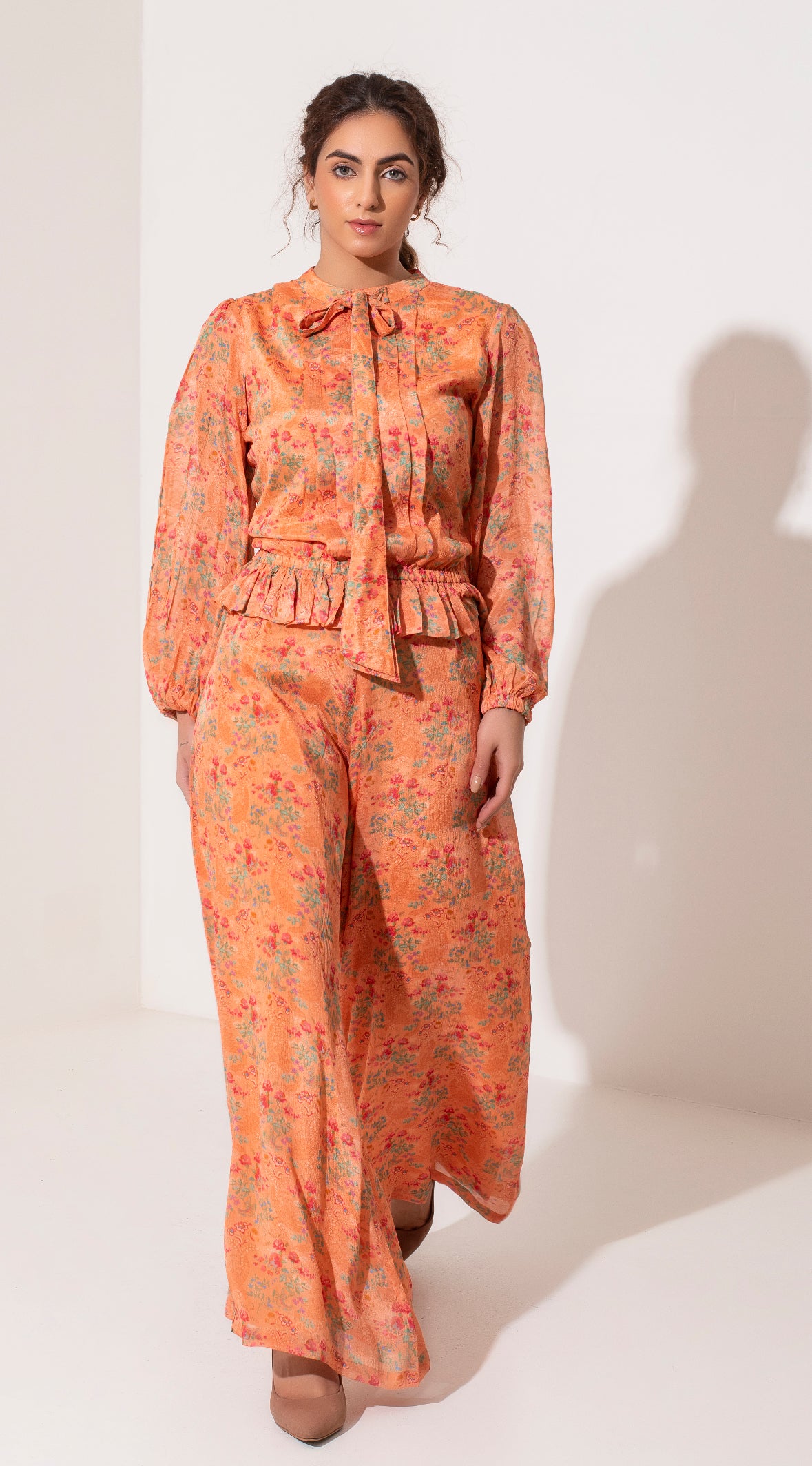Orange wrinkle crepe Printed knot top and straight pants
