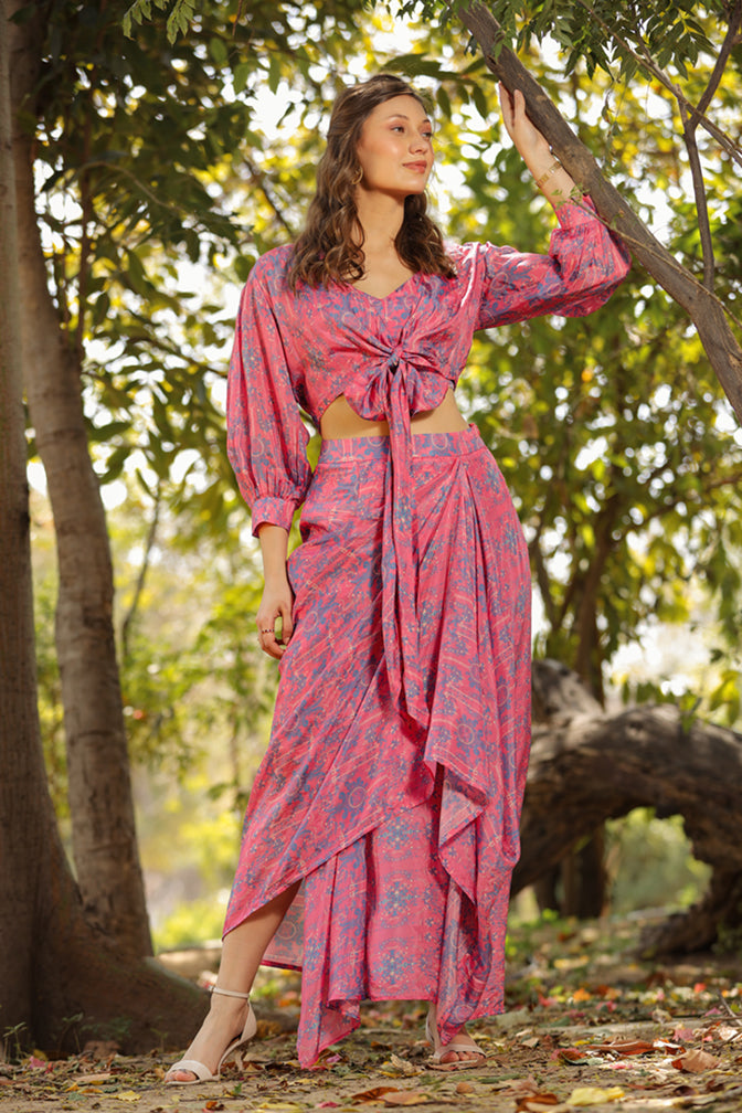 Purple placement printed collared jacket with crop top and fitted pants